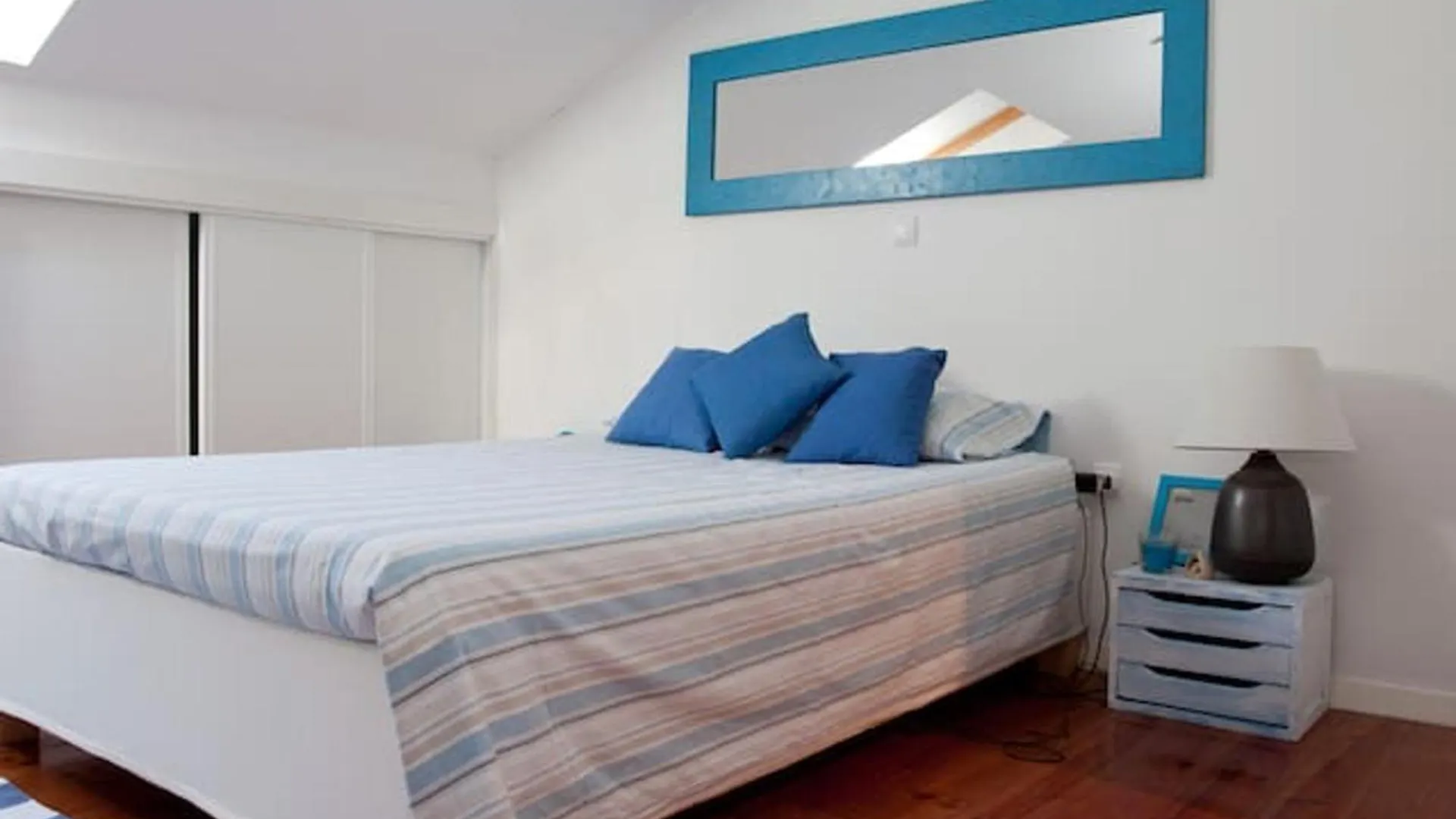 Bright Apartment In Lisbon, 70 Sqm Near City Center