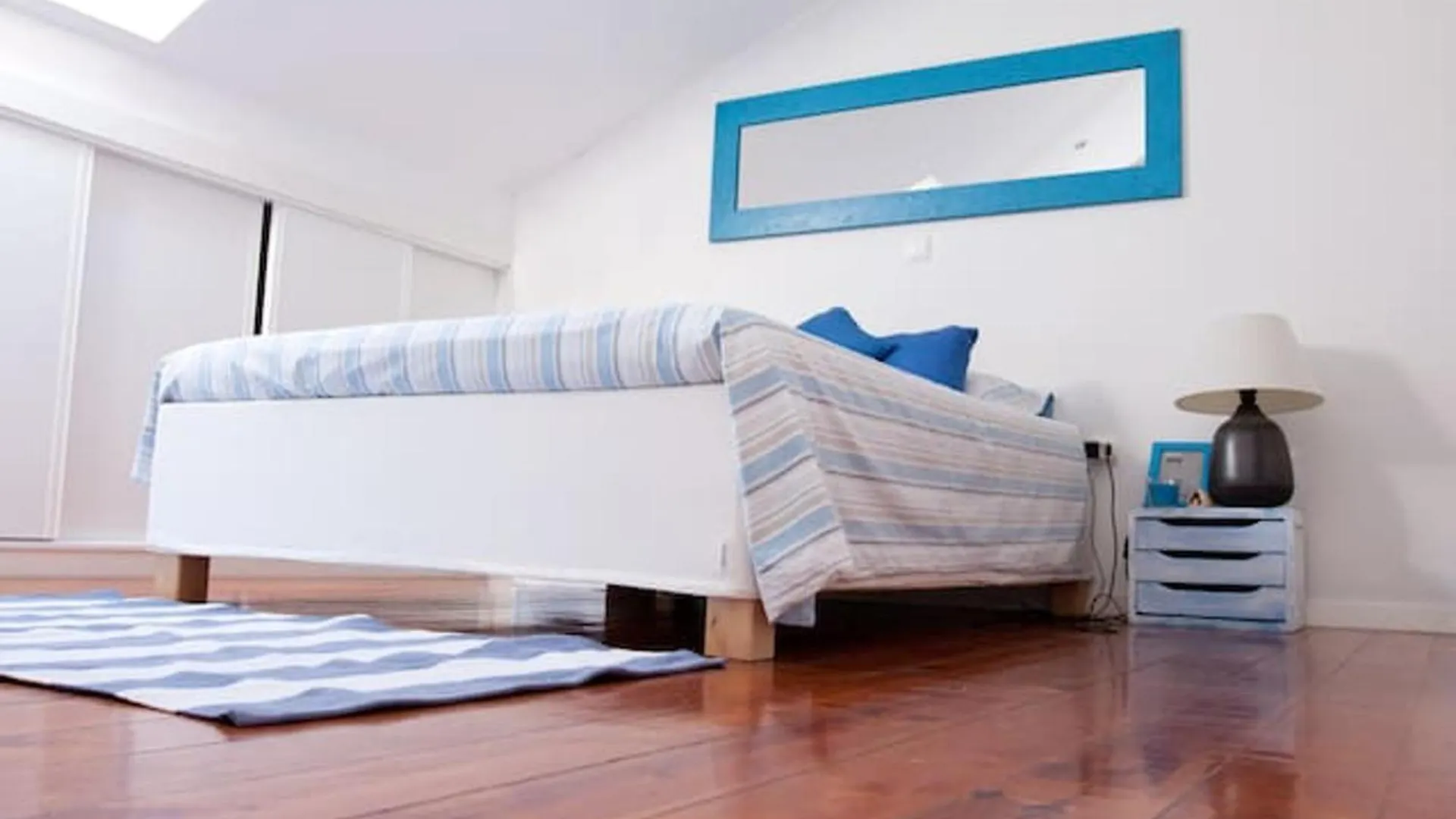 Bright Apartment In Lisbon, 70 Sqm Near City Center